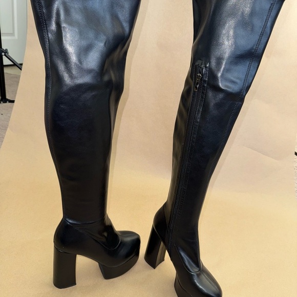 Simmi London - Black Over-the-Knee Boots - Picture 8 of 9